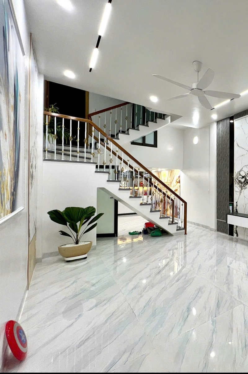 BÁN NHÀ SÂN CỔNG NGÕ 304 CHỢ HÀNG, LÊ CHÂN, HẢI PHÒNG